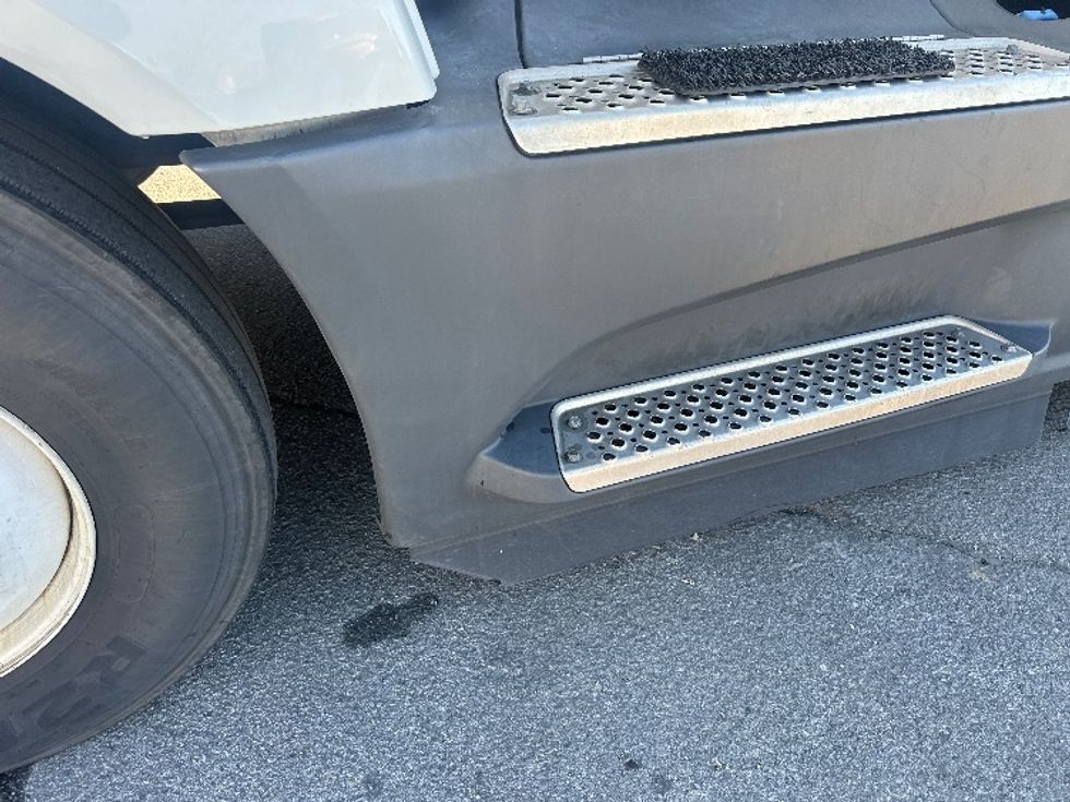 Sleeper Tractor-Heavy Duty Tractors-International-2023-LT625-Sparks-NV-526,311\n\t\tmiles-$ 62,250 - Image 25