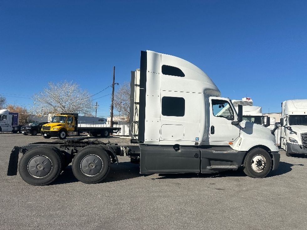 Sleeper Tractor-Heavy Duty Tractors-International-2023-LT625-Sparks-NV-526,311\n\t\tmiles-$ 62,250 - Image 8