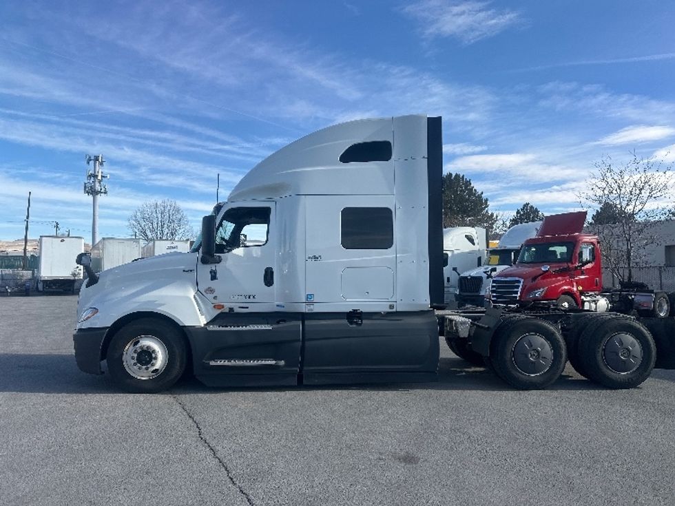 Sleeper Tractor-Heavy Duty Tractors-International-2023-LT625-Sparks-NV-556,599\n\t\tmiles-$ 56,750 - Image 4