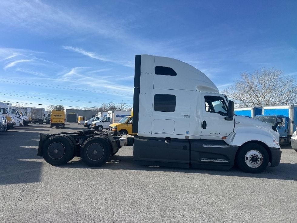 Sleeper Tractor-Heavy Duty Tractors-International-2023-LT625-Sparks-NV-556,599\n\t\tmiles-$ 56,750 - Image 8