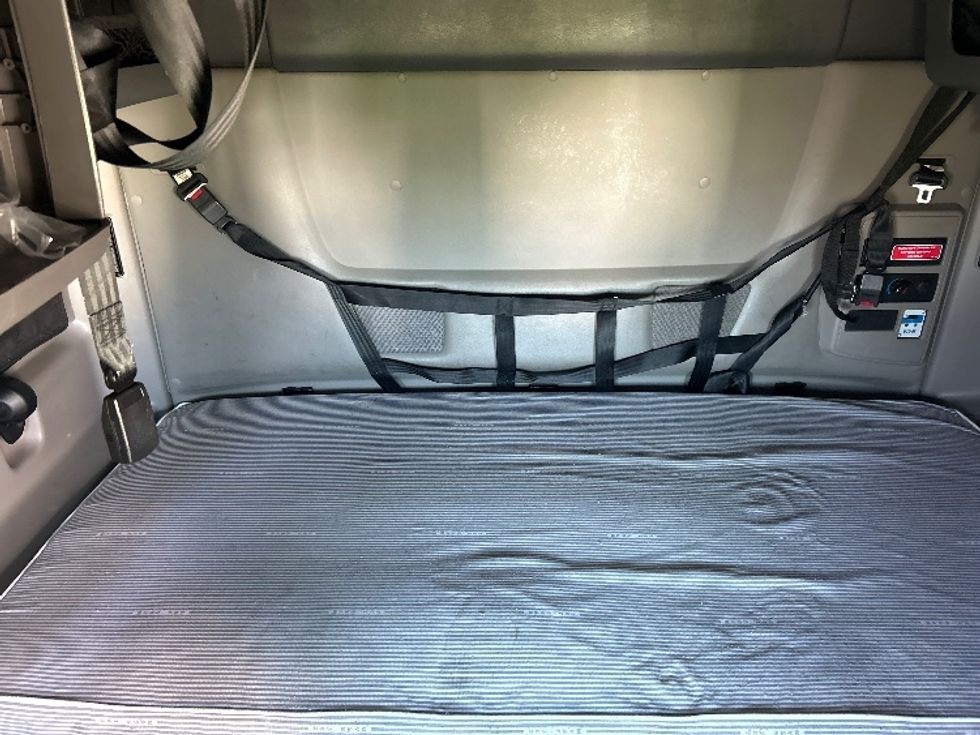 Sleeper Tractor-Heavy Duty Tractors-International-2023-LT625-Stockton-CA-473,835\n\t\tmiles-$ 65,750 - Image 13