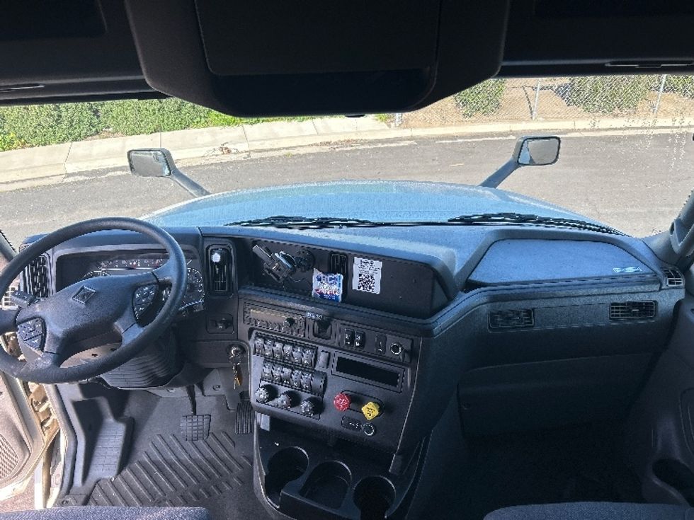 Sleeper Tractor-Heavy Duty Tractors-International-2023-LT625-Stockton-CA-473,835\n\t\tmiles-$ 65,750 - Image 9