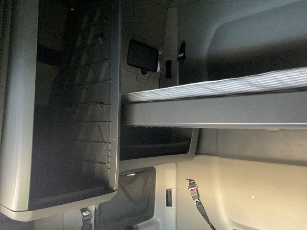 Sleeper Tractor-Heavy Duty Tractors-International-2023-LT625-Stockton-CA-569,103\n\t\tmiles-$ 55,500 - Image 19