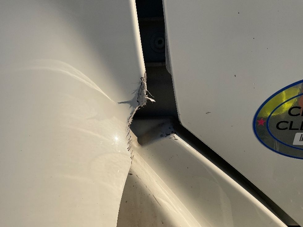 Sleeper Tractor-Heavy Duty Tractors-International-2023-LT625-Stockton-CA-569,103\n\t\tmiles-$ 55,500 - Image 22