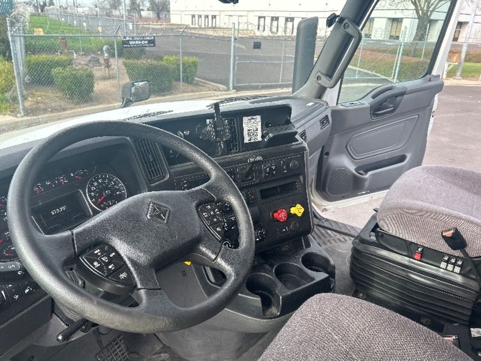 Sleeper Tractor-Heavy Duty Tractors-International-2023-LT625-Stockton-CA-572,708\n\t\tmiles-$ 55,000 - Image 10