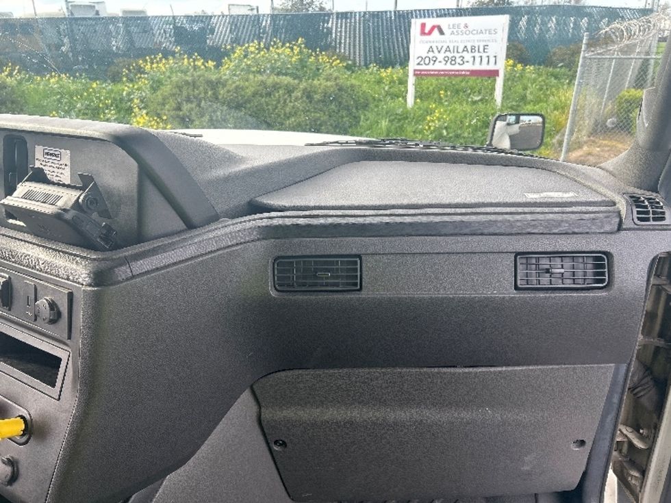 Sleeper Tractor-Heavy Duty Tractors-International-2023-LT625-Stockton-CA-572,708\n\t\tmiles-$ 55,000 - Image 14