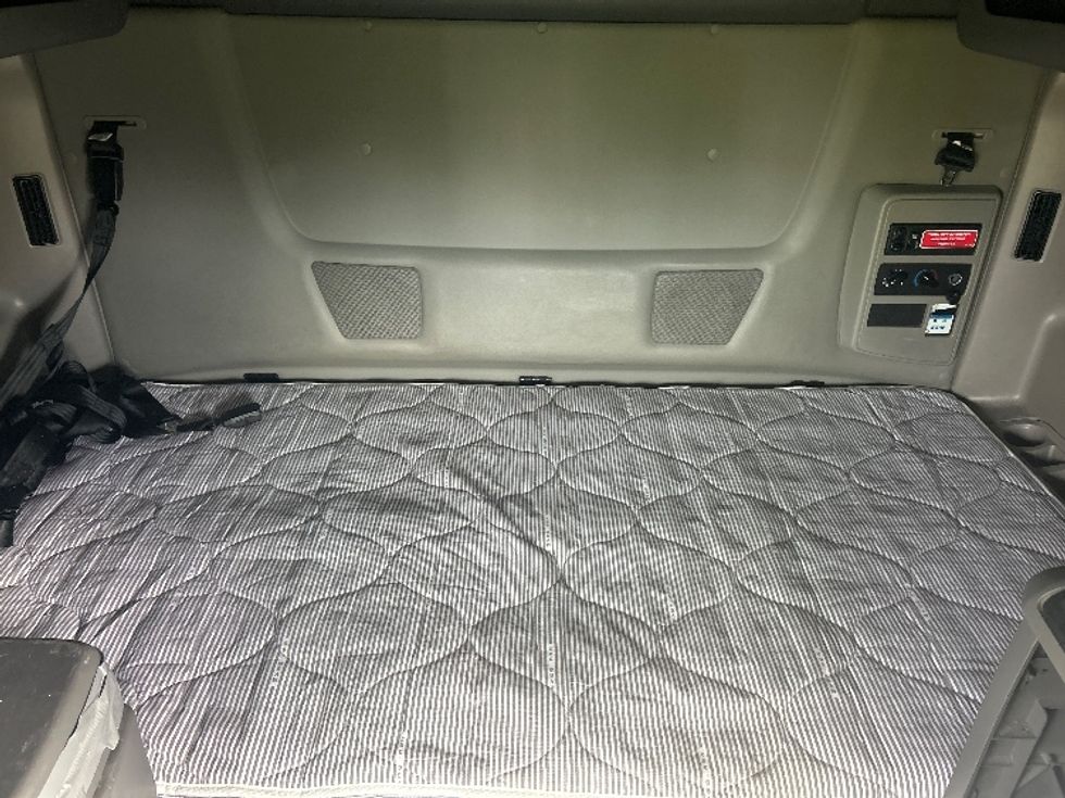 Sleeper Tractor-Heavy Duty Tractors-International-2023-LT625-Stockton-CA-572,708\n\t\tmiles-$ 55,000 - Image 16