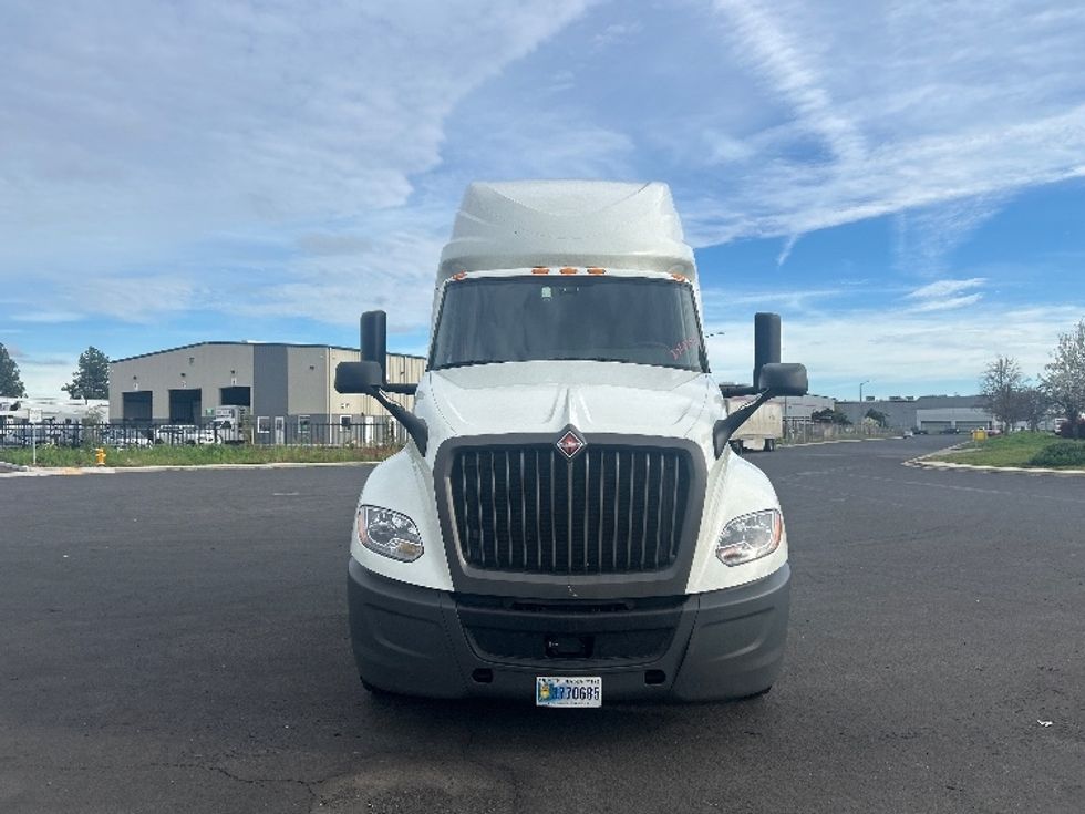 Sleeper Tractor-Heavy Duty Tractors-International-2023-LT625-Stockton-CA-572,708\n\t\tmiles-$ 55,000 - Image 2