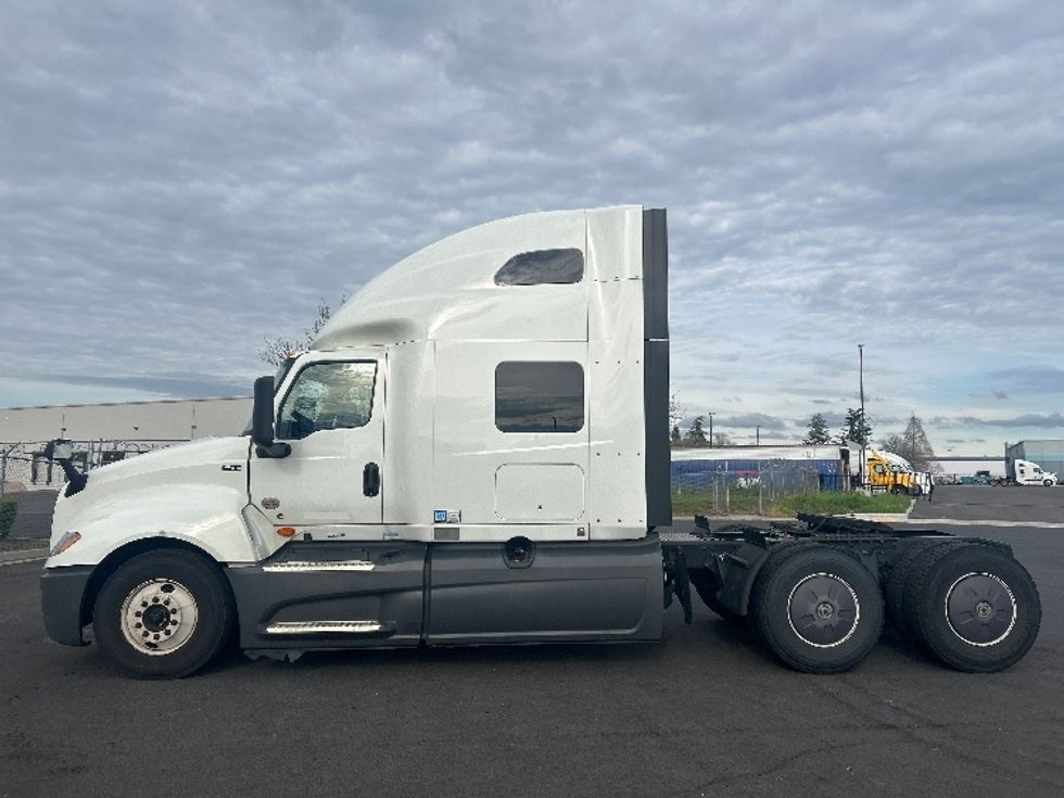Sleeper Tractor-Heavy Duty Tractors-International-2023-LT625-Stockton-CA-572,708\n\t\tmiles-$ 55,000 - Image 4