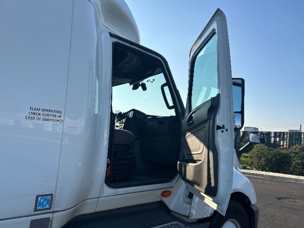 Sleeper Tractor-Heavy Duty Tractors-International-2023-LT625-Stockton-CA-630,768\n\t\tmiles-$ 48,750 - Image 12