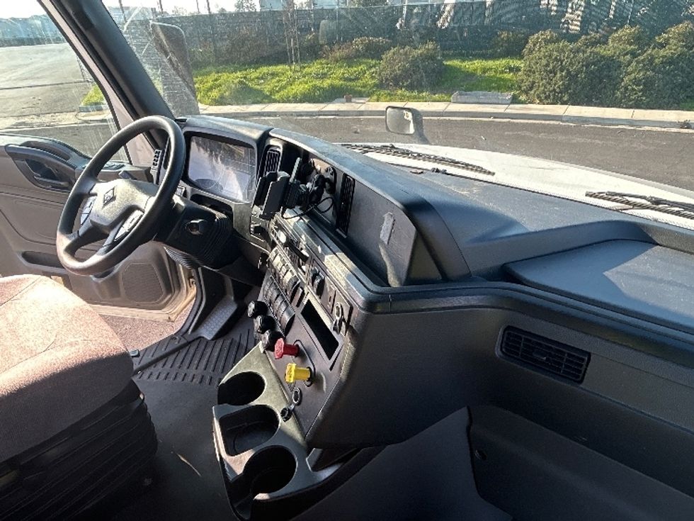 Sleeper Tractor-Heavy Duty Tractors-International-2023-LT625-Stockton-CA-630,768\n\t\tmiles-$ 48,750 - Image 14