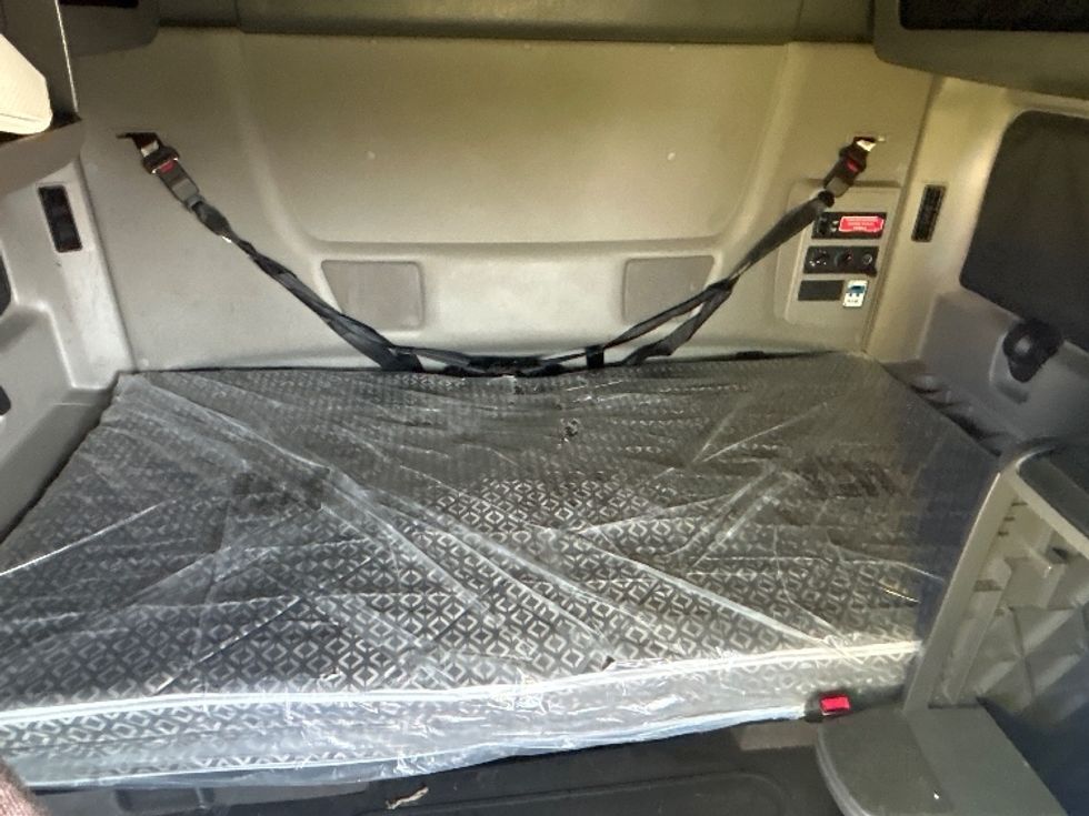 Sleeper Tractor-Heavy Duty Tractors-International-2023-LT625-Stockton-CA-630,768\n\t\tmiles-$ 48,750 - Image 16