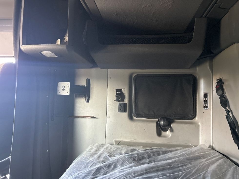 Sleeper Tractor-Heavy Duty Tractors-International-2023-LT625-Stockton-CA-630,768\n\t\tmiles-$ 48,750 - Image 18