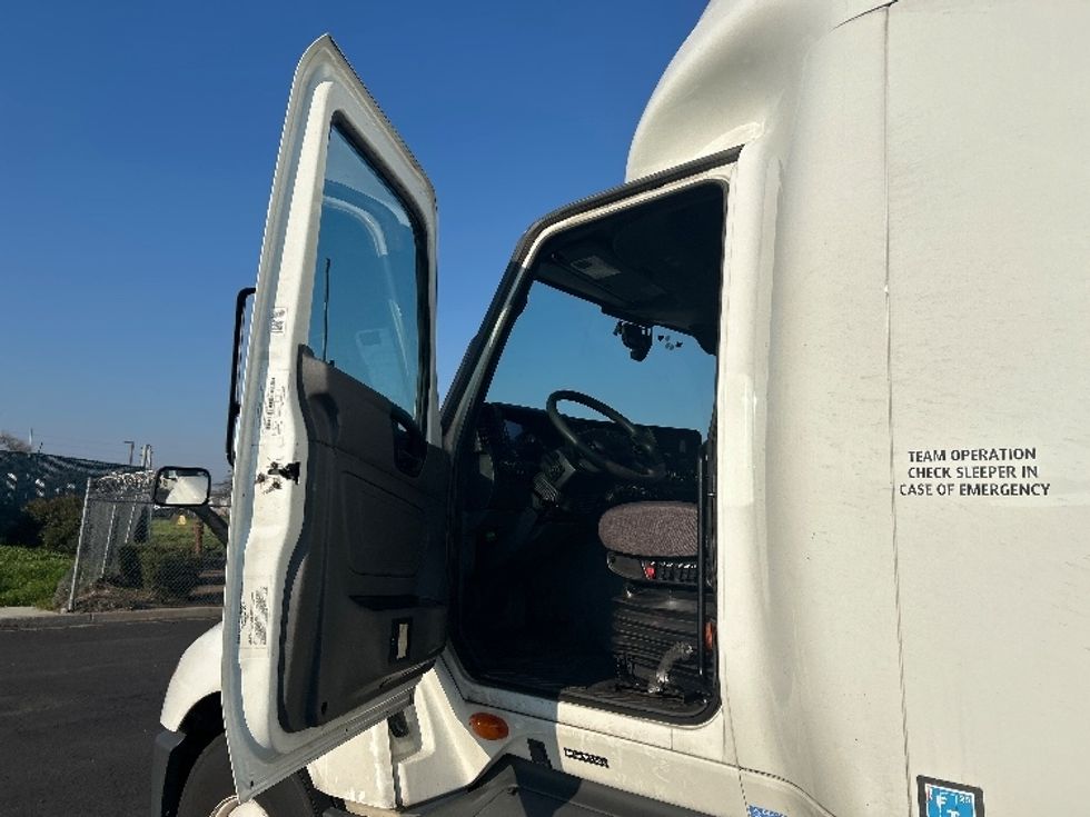 Sleeper Tractor-Heavy Duty Tractors-International-2023-LT625-Stockton-CA-630,768\n\t\tmiles-$ 48,750 - Image 8