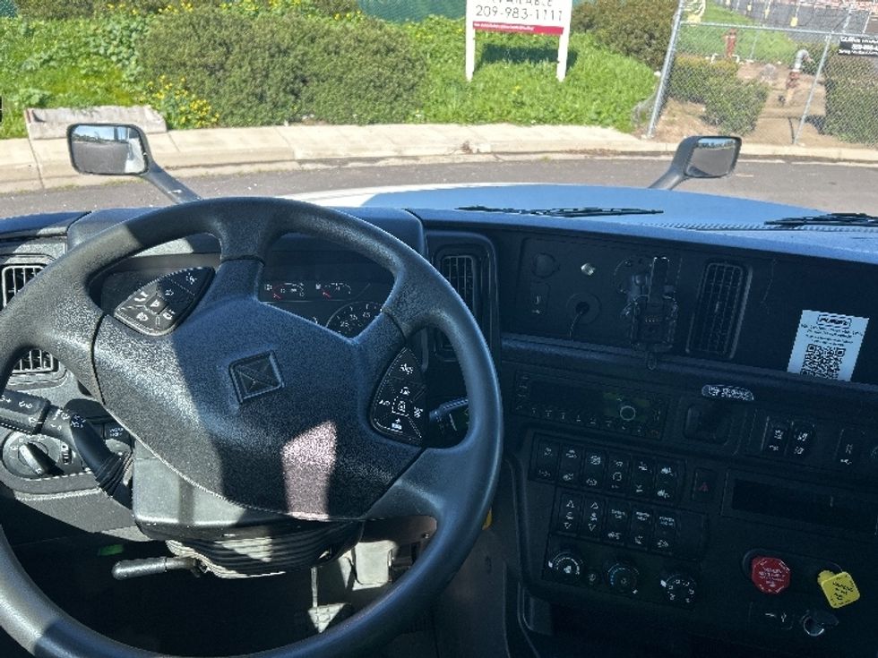 Sleeper Tractor-Heavy Duty Tractors-International-2023-LT625-Stockton-CA-736,978\n\t\tmiles-$ 37,250 - Image 11