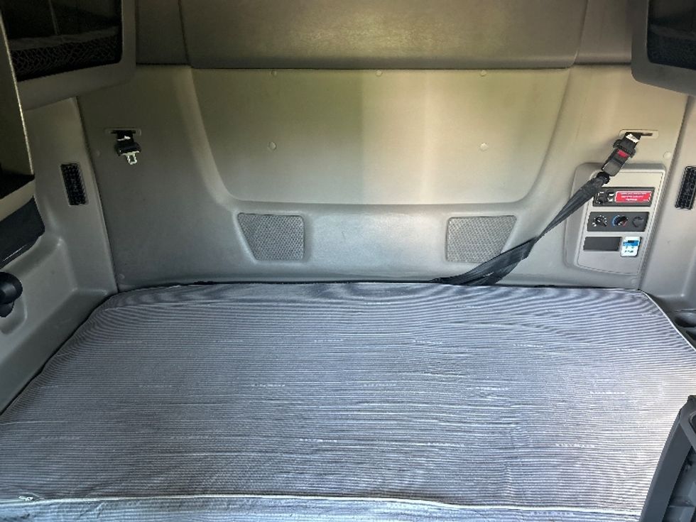 Sleeper Tractor-Heavy Duty Tractors-International-2023-LT625-Stockton-CA-736,978\n\t\tmiles-$ 37,250 - Image 16