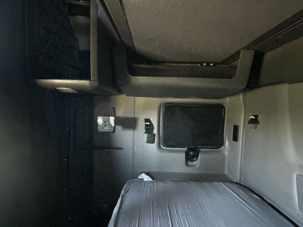 Sleeper Tractor-Heavy Duty Tractors-International-2023-LT625-Stockton-CA-736,978\n\t\tmiles-$ 37,250 - Image 19