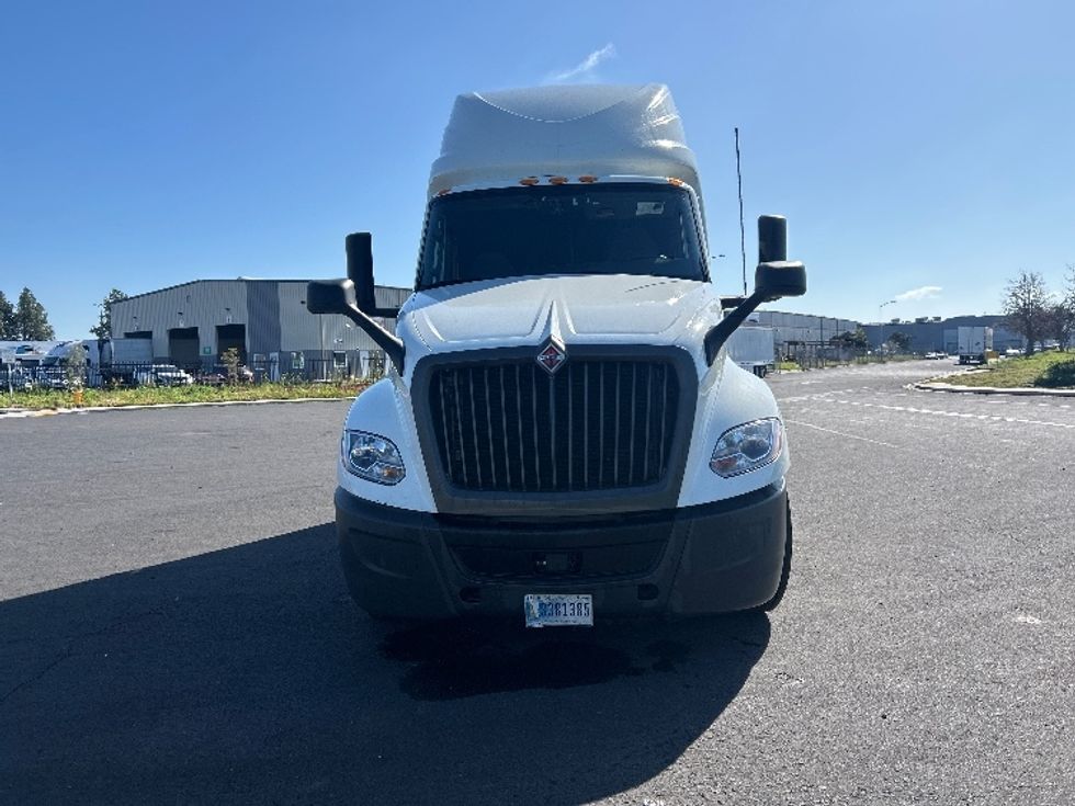 Sleeper Tractor-Heavy Duty Tractors-International-2023-LT625-Stockton-CA-736,978\n\t\tmiles-$ 37,250 - Image 2