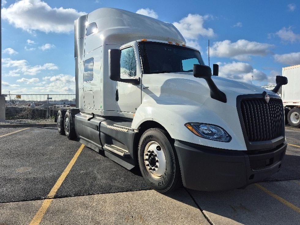 Sleeper Tractor-Heavy Duty Tractors-International-2023-LT625-Sturtevant-WI-618,085\n\t\tmiles-$ 42,000 - Image 1