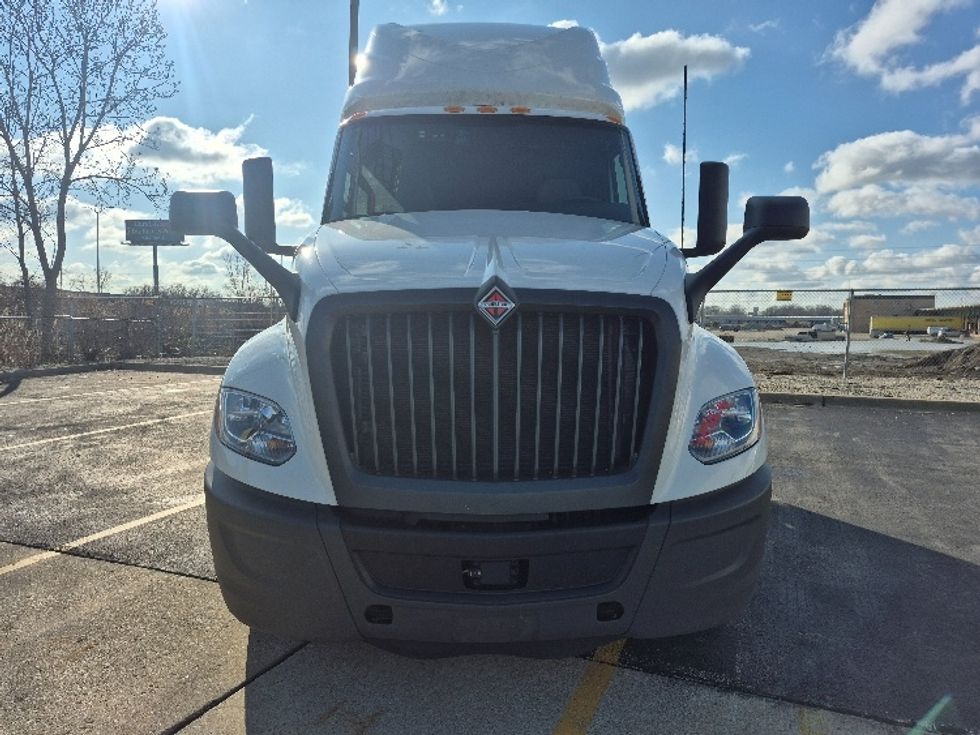 Sleeper Tractor-Heavy Duty Tractors-International-2023-LT625-Sturtevant-WI-618,085\n\t\tmiles-$ 42,000 - Image 2