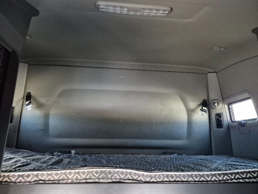 Sleeper Tractor-Heavy Duty Tractors-International-2023-LT625-Sturtevant-WI-618,085\n\t\tmiles-$ 42,000 - Image 21