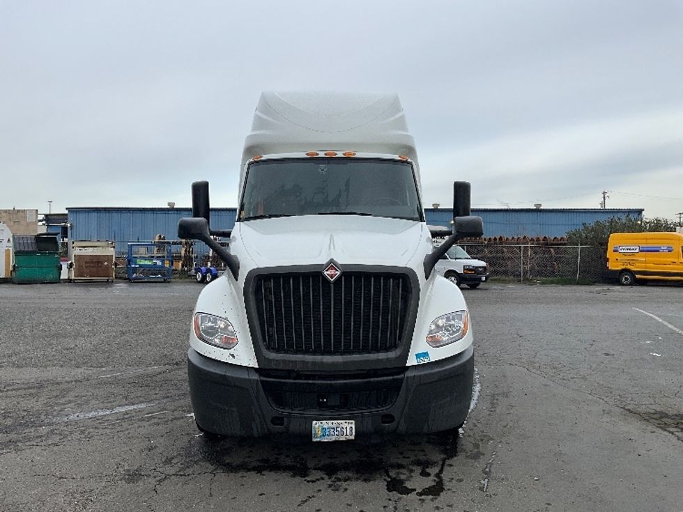 Sleeper Tractor-Heavy Duty Tractors-International-2023-LT625-Tacoma-WA-552,345\n\t\tmiles-$ 57,250 - Image 2