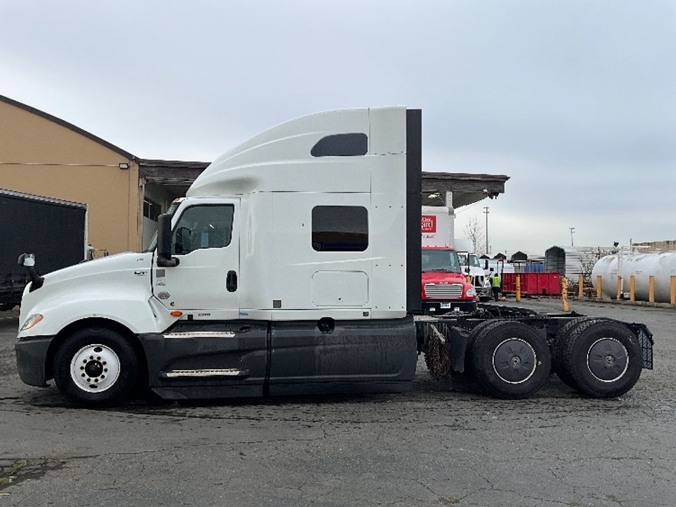 Sleeper Tractor-Heavy Duty Tractors-International-2023-LT625-Tacoma-WA-552,345\n\t\tmiles-$ 57,250 - Image 4