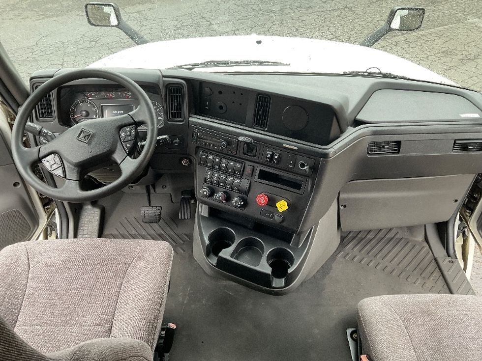 Sleeper Tractor-Heavy Duty Tractors-International-2023-LT625-Tacoma-WA-621,028\n\t\tmiles-$ 49,750 - Image 12