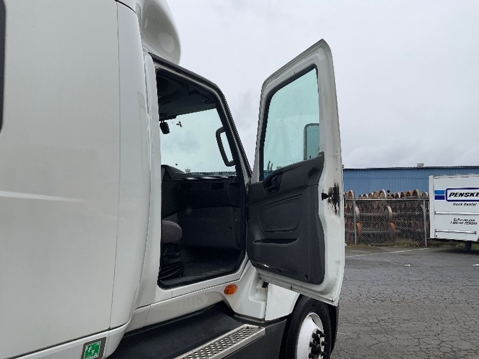 Sleeper Tractor-Heavy Duty Tractors-International-2023-LT625-Tacoma-WA-621,028\n\t\tmiles-$ 49,750 - Image 13