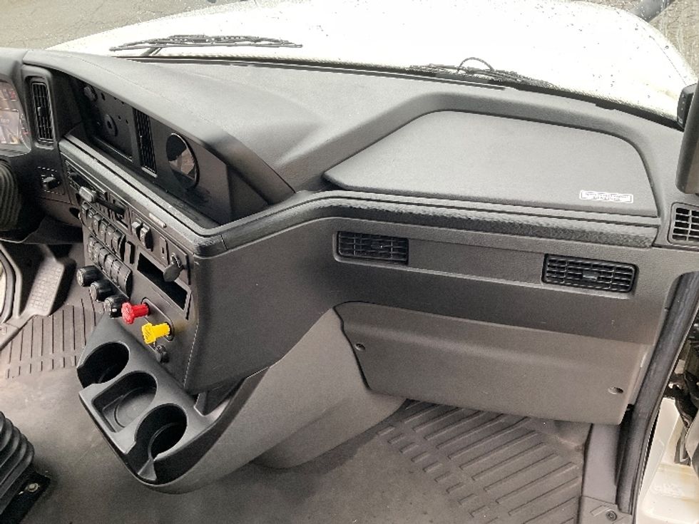 Sleeper Tractor-Heavy Duty Tractors-International-2023-LT625-Tacoma-WA-621,028\n\t\tmiles-$ 49,750 - Image 14