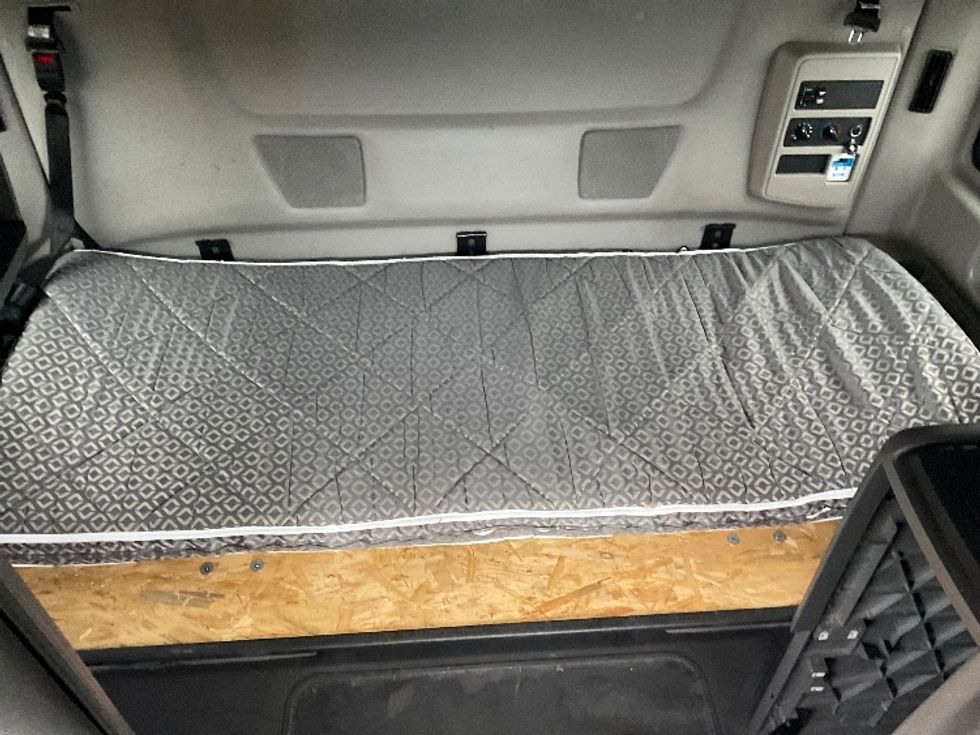 Sleeper Tractor-Heavy Duty Tractors-International-2023-LT625-Tacoma-WA-621,028\n\t\tmiles-$ 49,750 - Image 17