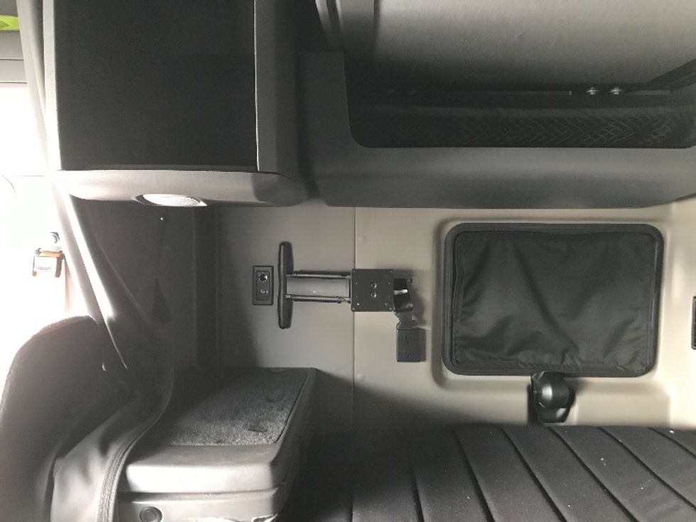 Sleeper Tractor-Heavy Duty Tractors-International-2023-LT625-Torrance-CA-380,145\n\t\tmiles-$ 76,000 - Image 19