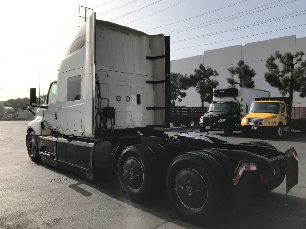 Sleeper Tractor-Heavy Duty Tractors-International-2023-LT625-Torrance-CA-380,145\n\t\tmiles-$ 76,000 - Image 5