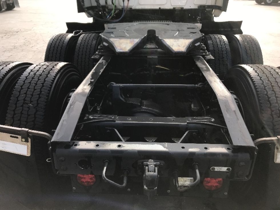 Sleeper Tractor-Heavy Duty Tractors-International-2023-LT625-Torrance-CA-380,145\n\t\tmiles-$ 76,000 - Image 6