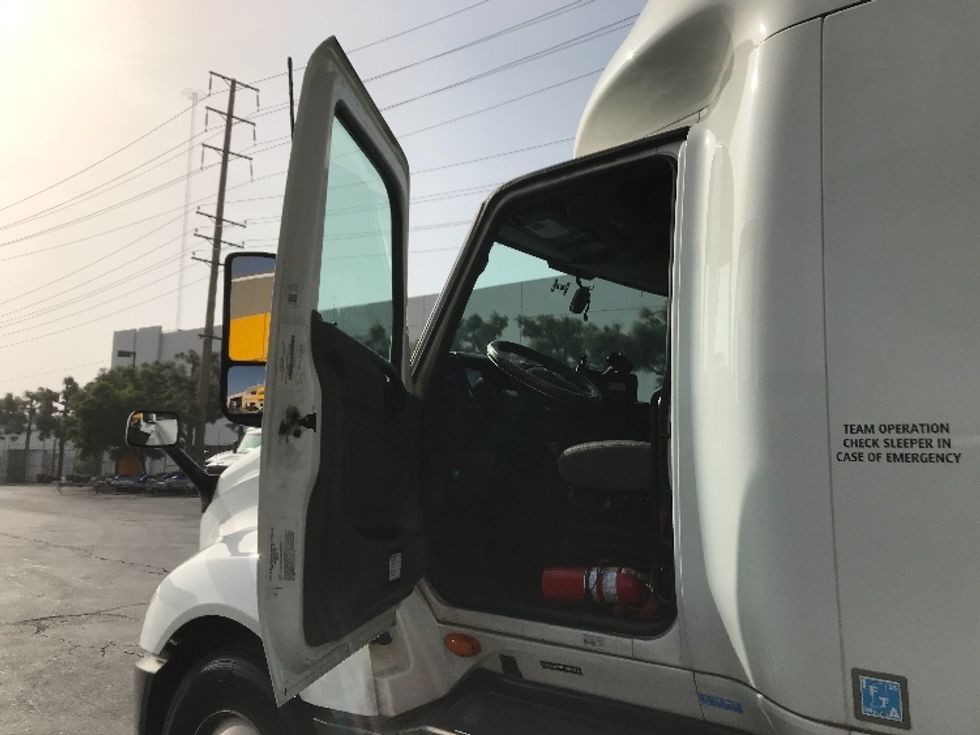 Sleeper Tractor-Heavy Duty Tractors-International-2023-LT625-Torrance-CA-380,145\n\t\tmiles-$ 76,000 - Image 9
