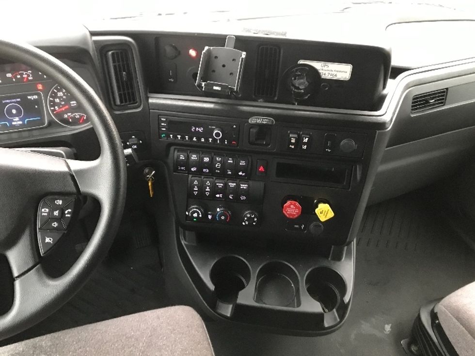 Sleeper Tractor-Heavy Duty Tractors-International-2023-LT625-Torrance-CA-437,894\n\t\tmiles-$ 69,500 - Image 12