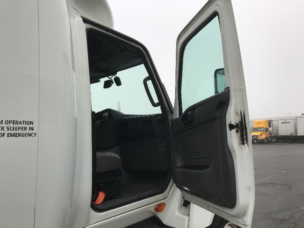 Sleeper Tractor-Heavy Duty Tractors-International-2023-LT625-Torrance-CA-437,894\n\t\tmiles-$ 69,500 - Image 13