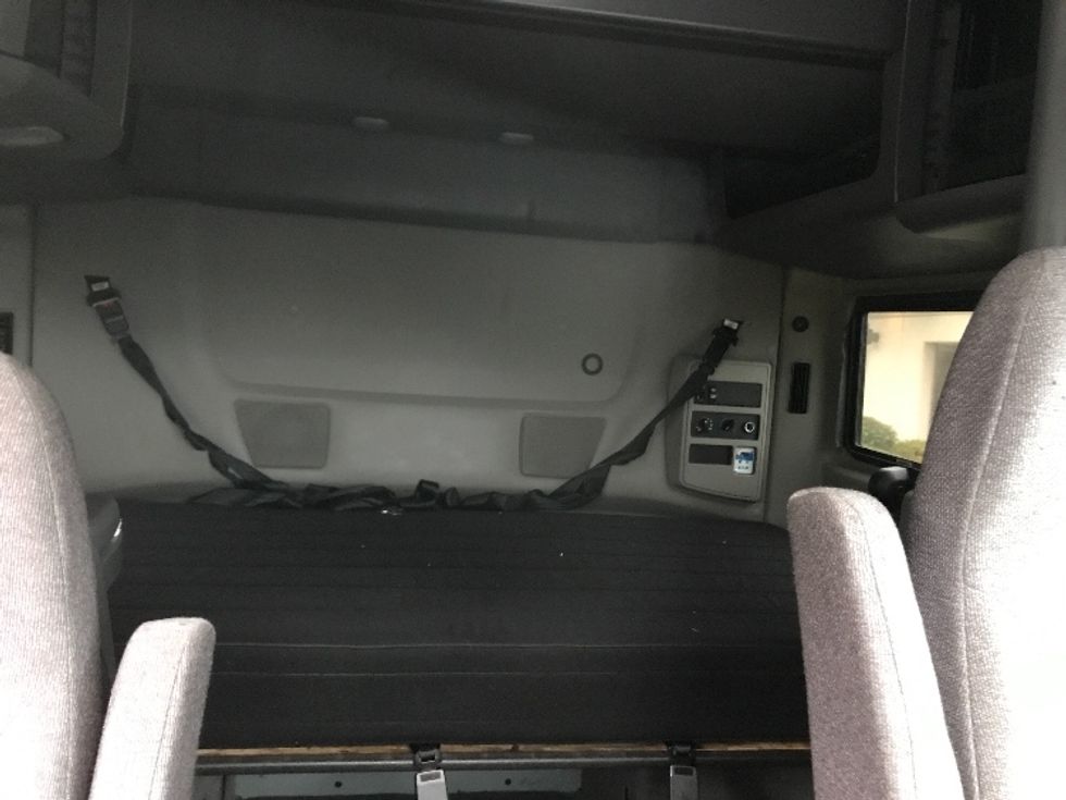 Sleeper Tractor-Heavy Duty Tractors-International-2023-LT625-Torrance-CA-437,894\n\t\tmiles-$ 69,500 - Image 16