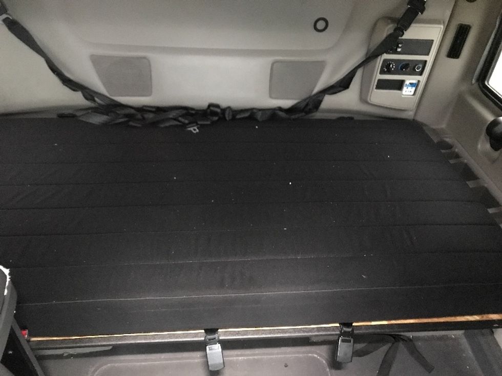 Sleeper Tractor-Heavy Duty Tractors-International-2023-LT625-Torrance-CA-437,894\n\t\tmiles-$ 69,500 - Image 17