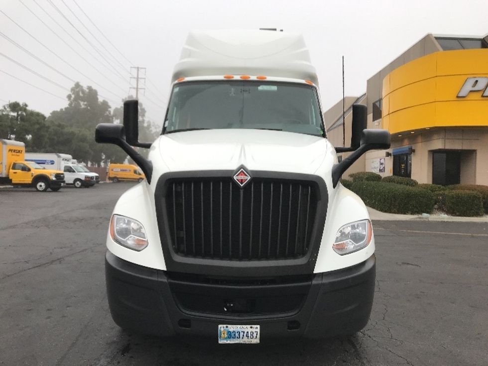 Sleeper Tractor-Heavy Duty Tractors-International-2023-LT625-Torrance-CA-437,894\n\t\tmiles-$ 69,500 - Image 2