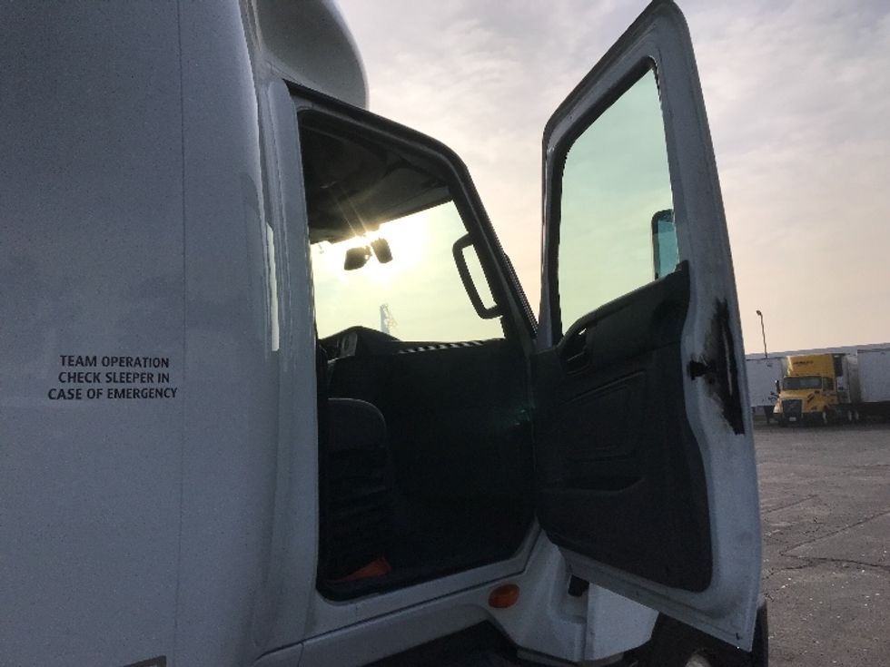 Sleeper Tractor-Heavy Duty Tractors-International-2023-LT625-Torrance-CA-465,372\n\t\tmiles-$ 66,500 - Image 13