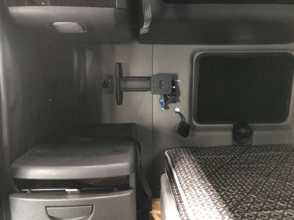 Sleeper Tractor-Heavy Duty Tractors-International-2023-LT625-Torrance-CA-465,372\n\t\tmiles-$ 66,500 - Image 19