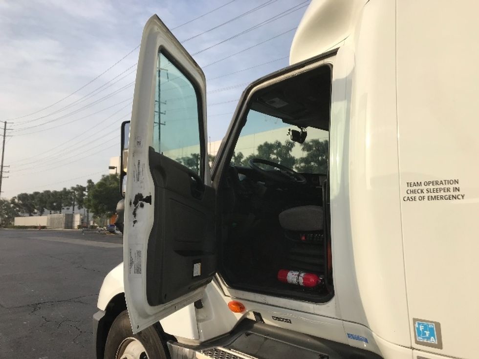 Sleeper Tractor-Heavy Duty Tractors-International-2023-LT625-Torrance-CA-465,372\n\t\tmiles-$ 66,500 - Image 9