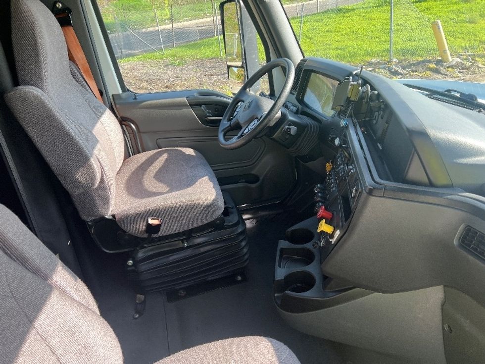 Sleeper Tractor-Heavy Duty Tractors-International-2023-LT625-Torrance-CA-528,551\n\t\tmiles-$ 59,750 - Image 15