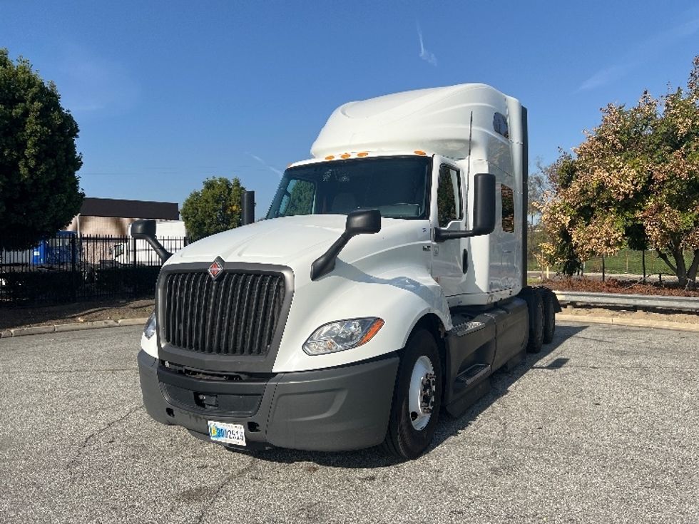 Sleeper Tractor-Heavy Duty Tractors-International-2023-LT625-Torrance-CA-528,551\n\t\tmiles-$ 59,750 - Image 3