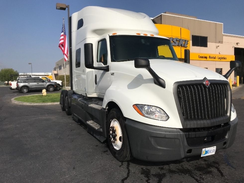 Sleeper Tractor-Heavy Duty Tractors-International-2023-LT625-Torrance-CA-531,216\n\t\tmiles-$ 59,500 - Image 1