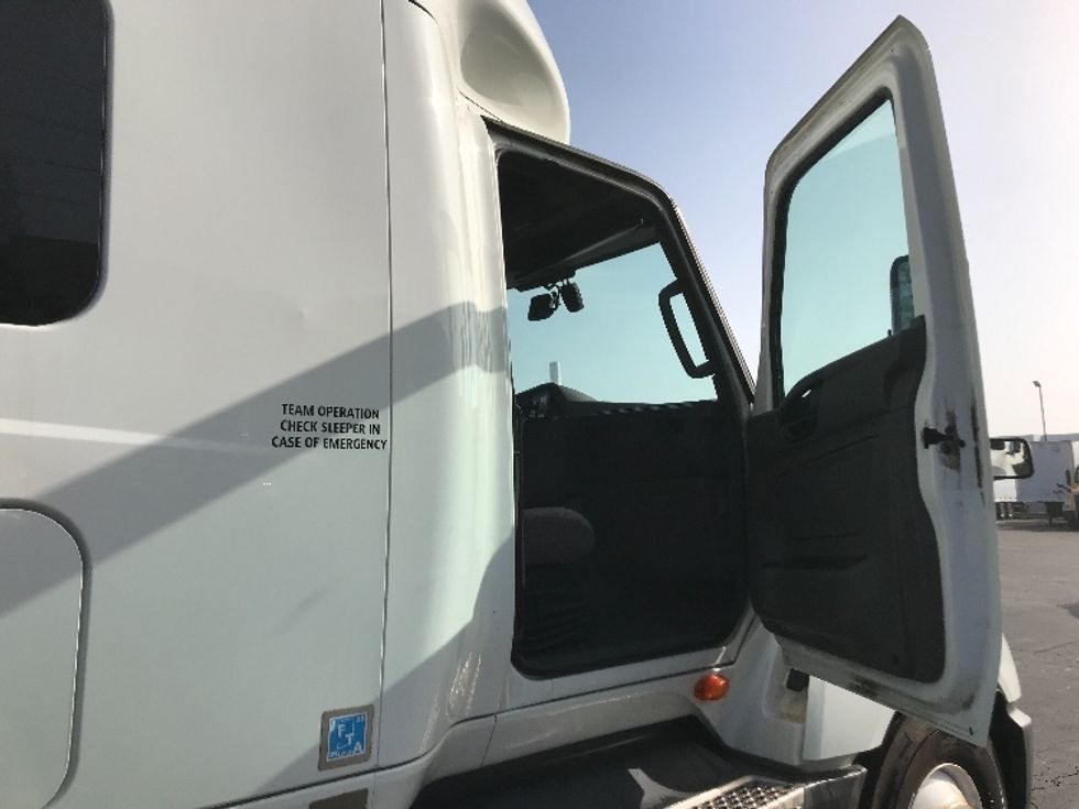 Sleeper Tractor-Heavy Duty Tractors-International-2023-LT625-Torrance-CA-531,216\n\t\tmiles-$ 59,500 - Image 13