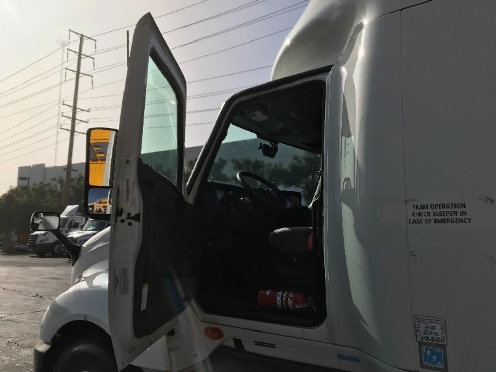 Sleeper Tractor-Heavy Duty Tractors-International-2023-LT625-Torrance-CA-531,216\n\t\tmiles-$ 59,500 - Image 9