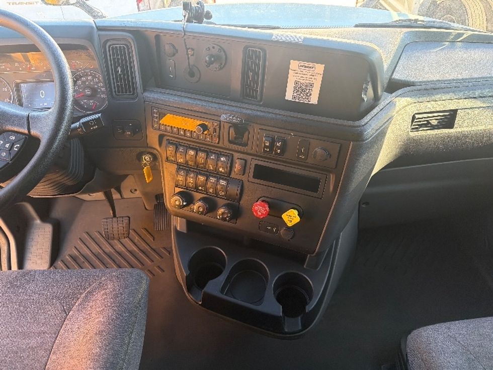 Sleeper Tractor-Heavy Duty Tractors-International-2023-LT625-Torrance-CA-541,388\n\t\tmiles-$ 58,500 - Image 12