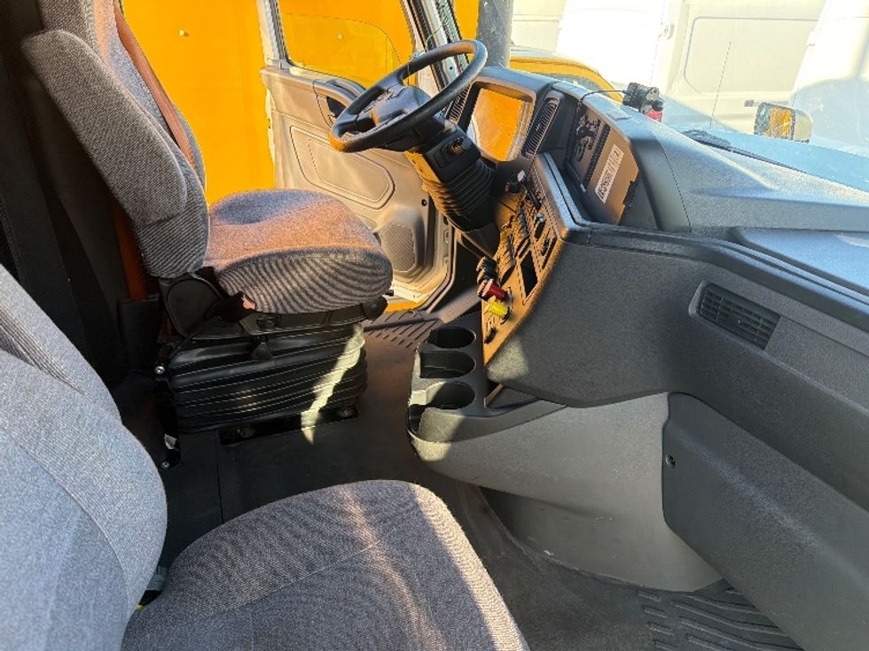 Sleeper Tractor-Heavy Duty Tractors-International-2023-LT625-Torrance-CA-541,388\n\t\tmiles-$ 58,500 - Image 15